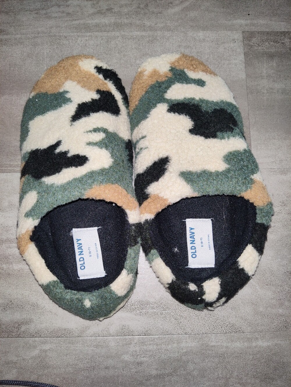 Old Navy Kids Camo Plush House Slippers Size Small 6-7 Soft Indoor Shoes